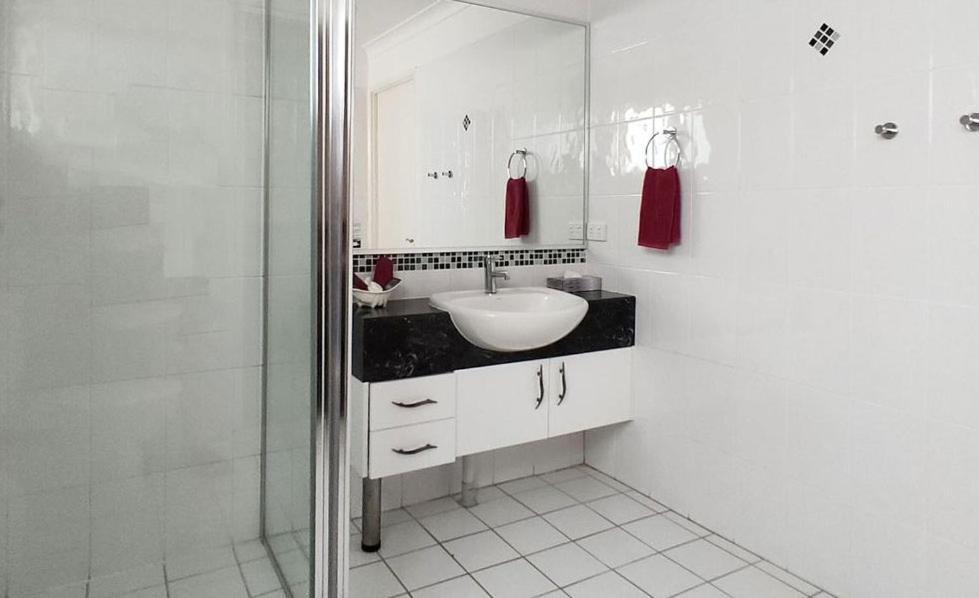 Motel Myall Dalby Bagian luar foto