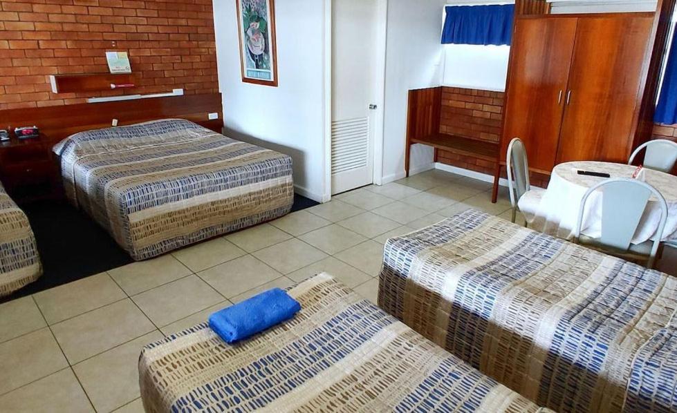 Motel Myall Dalby Bagian luar foto