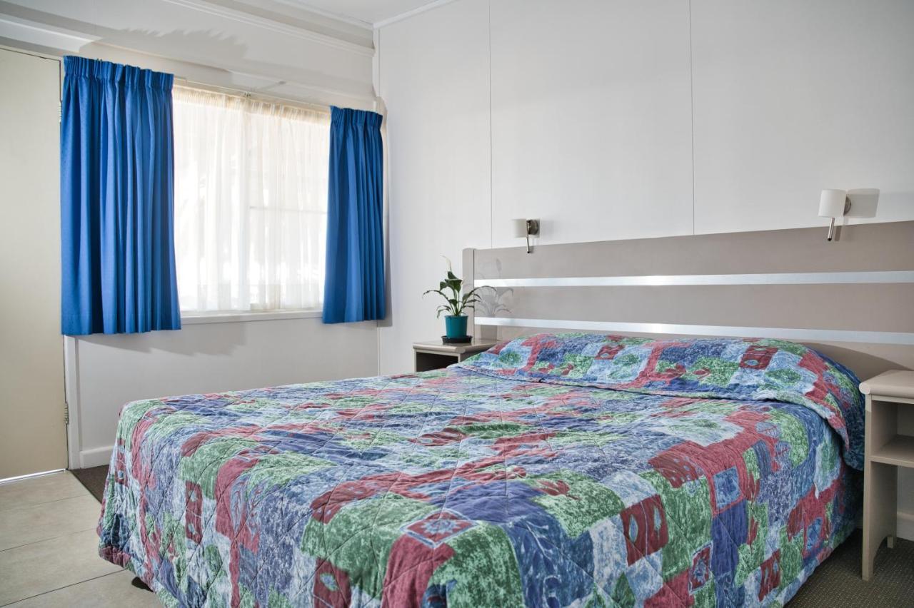 Motel Myall Dalby Bagian luar foto