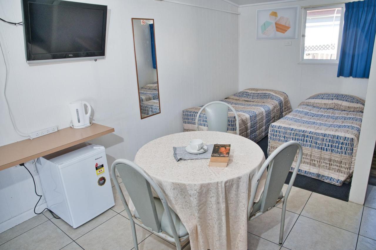 Motel Myall Dalby Bagian luar foto