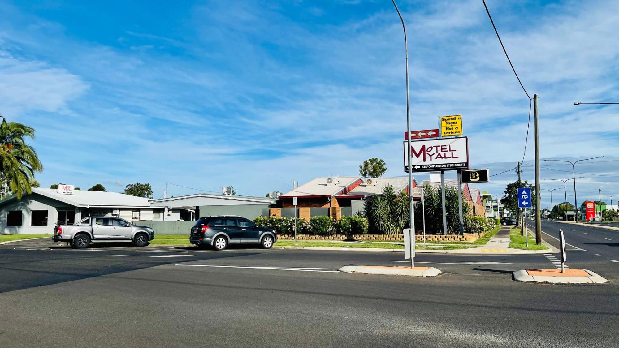 Motel Myall Dalby Bagian luar foto
