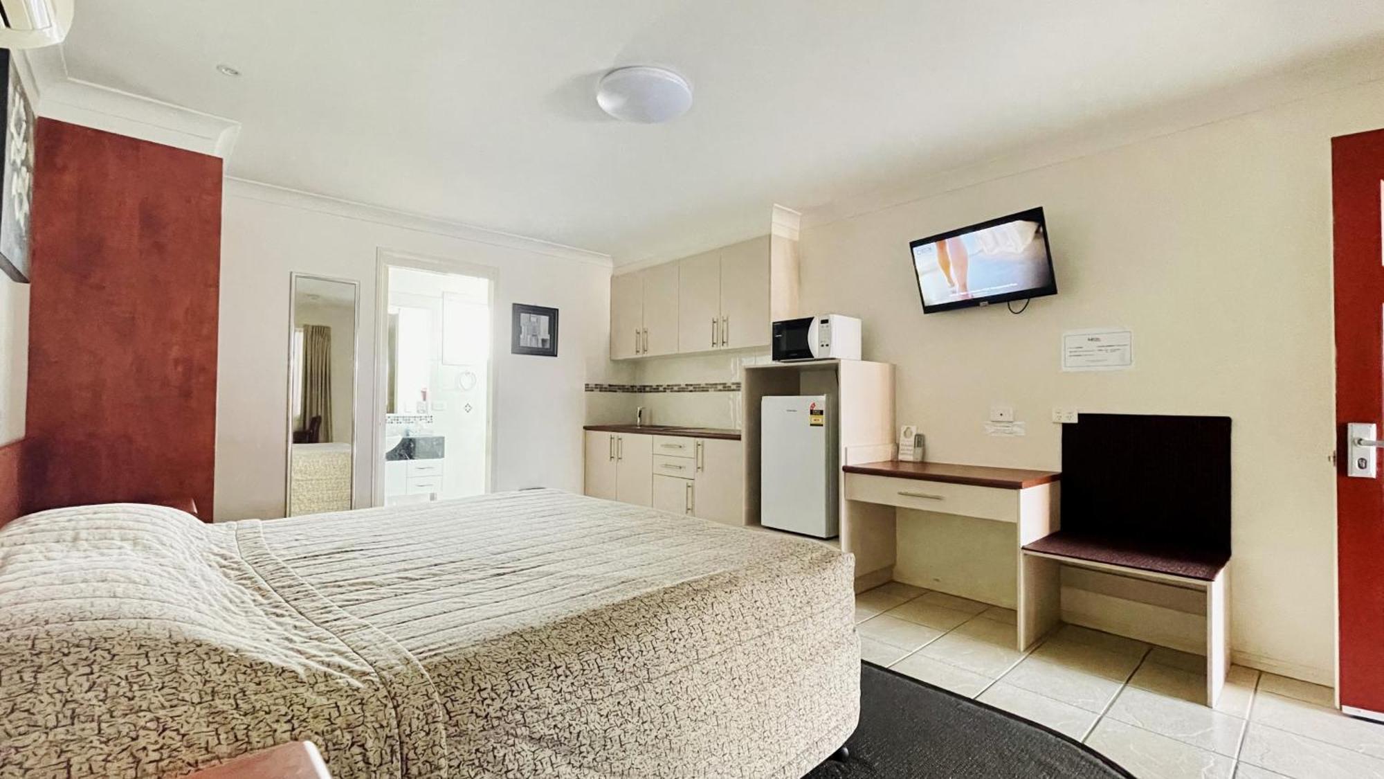 Motel Myall Dalby Bagian luar foto