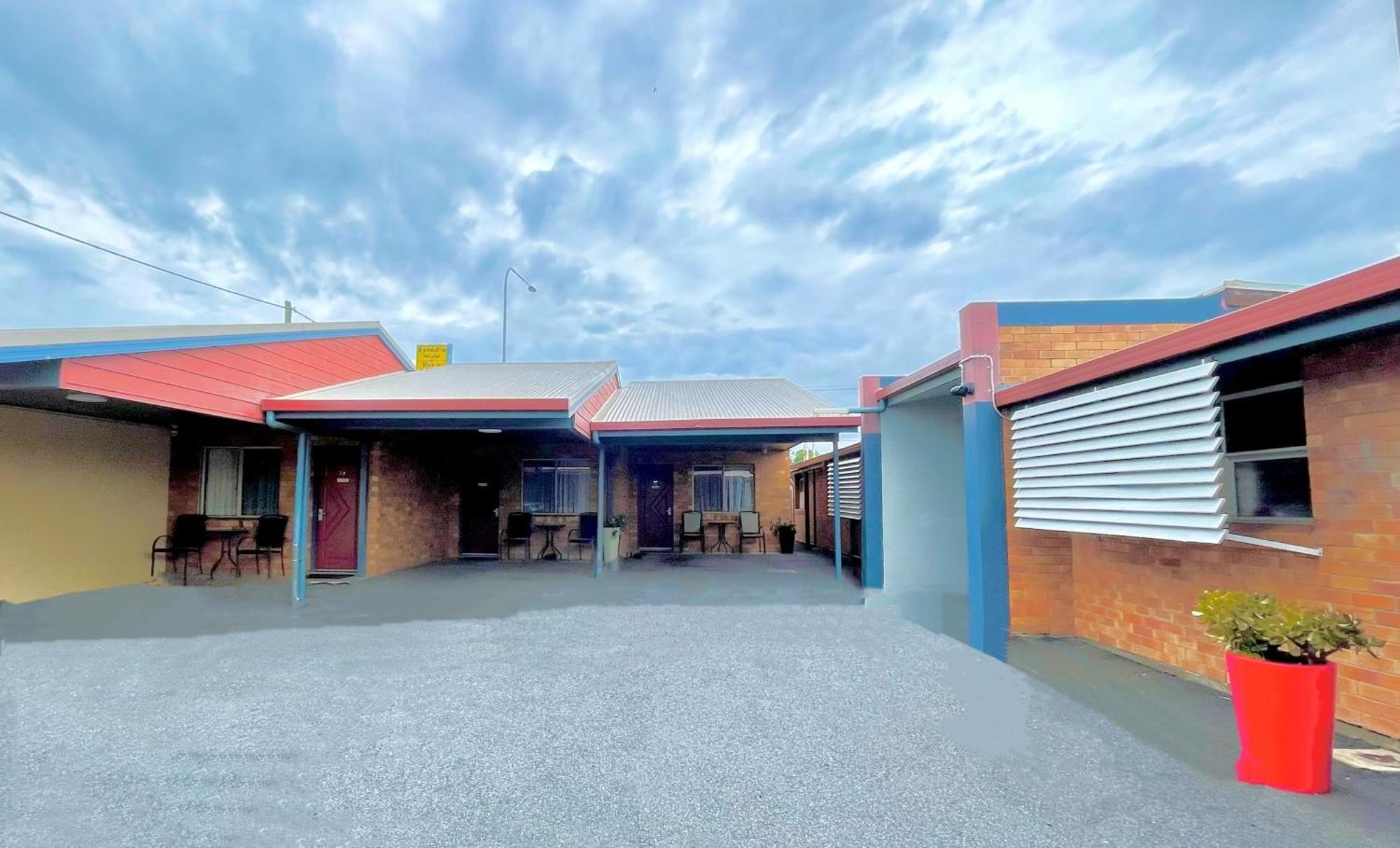 Motel Myall Dalby Bagian luar foto