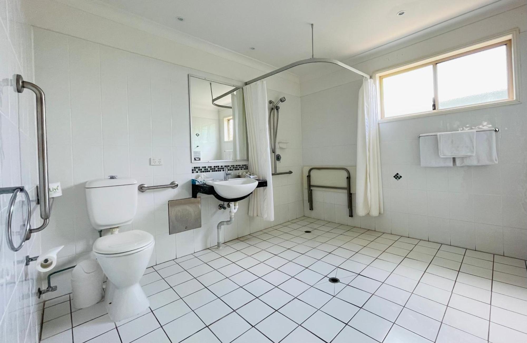 Motel Myall Dalby Bagian luar foto