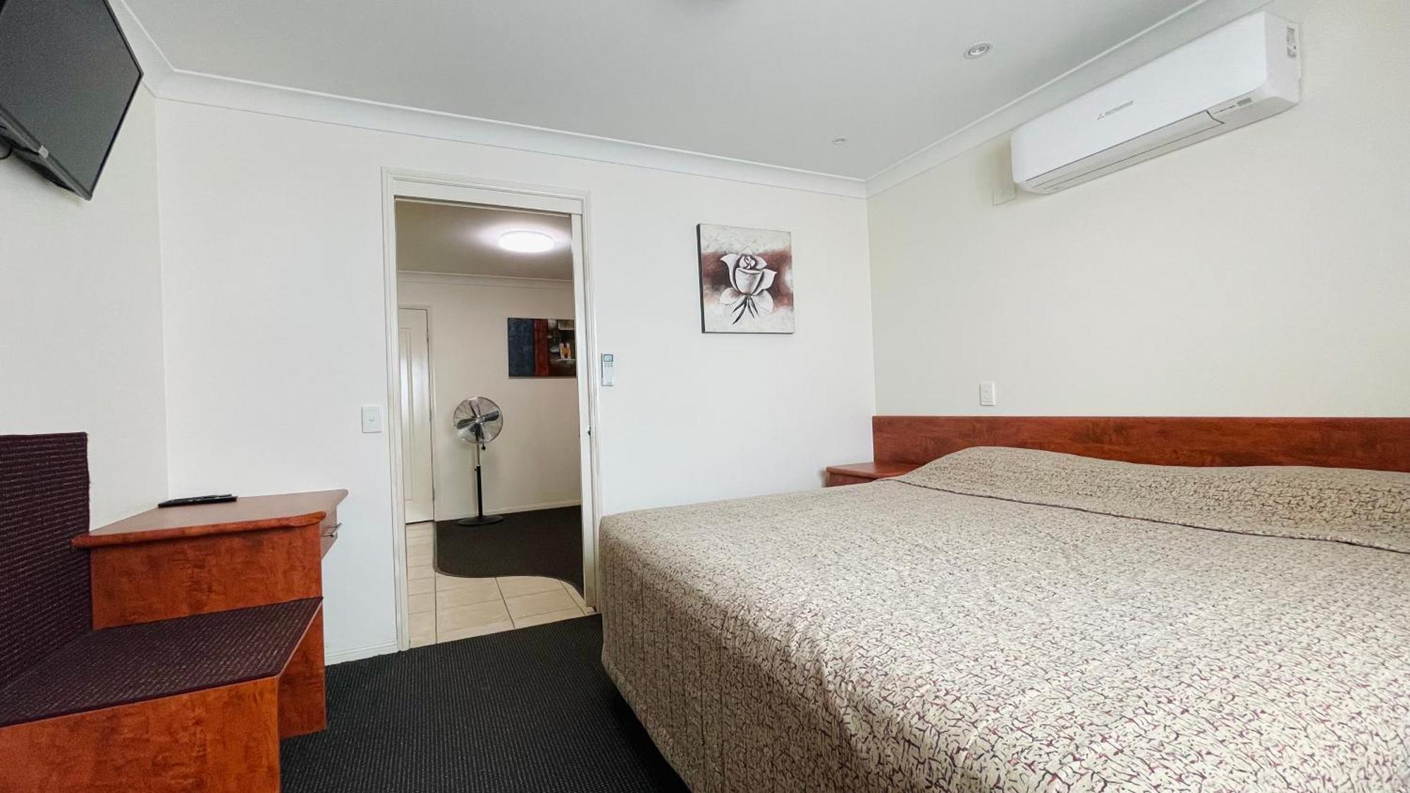 Motel Myall Dalby Bagian luar foto