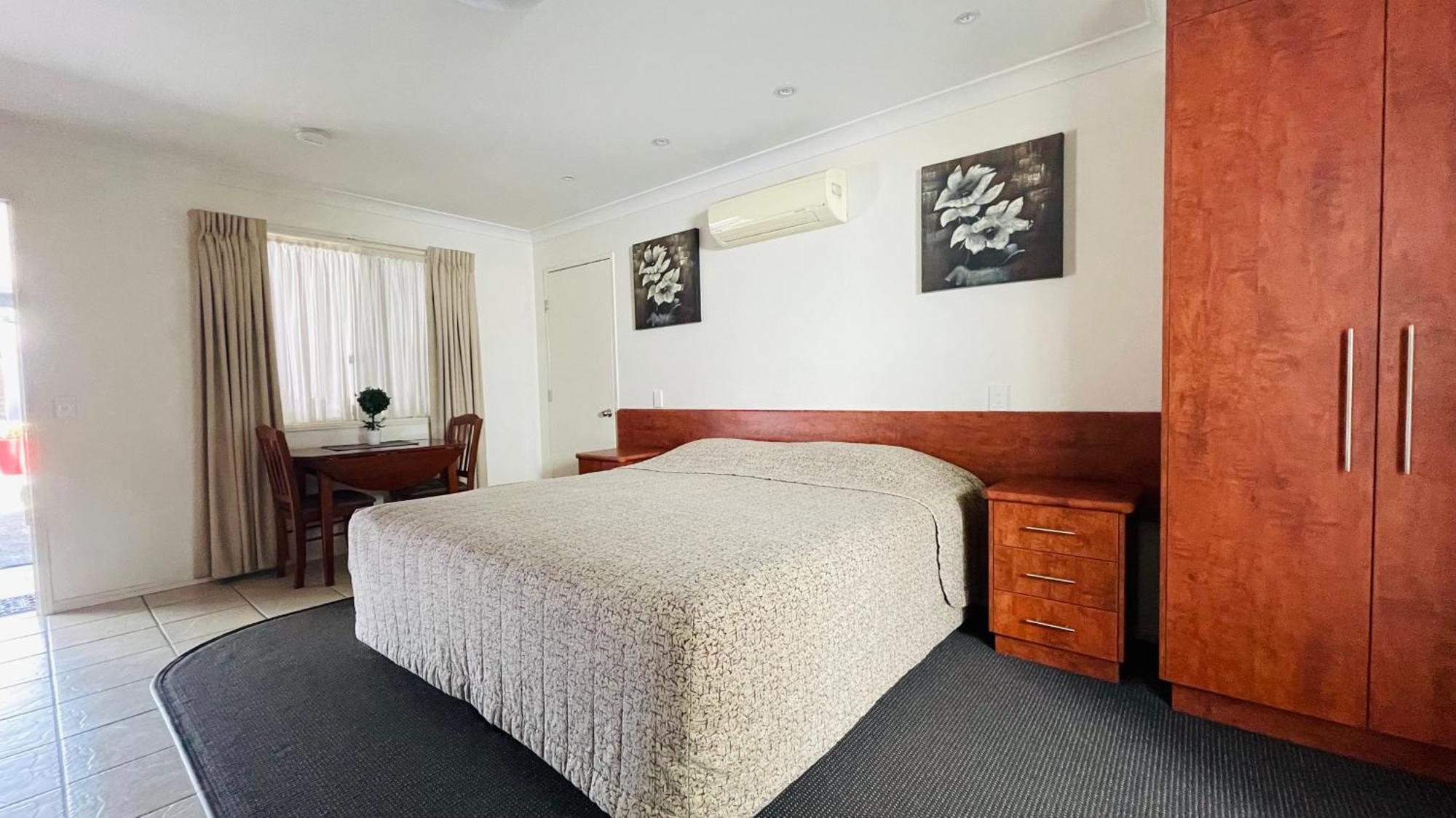 Motel Myall Dalby Bagian luar foto