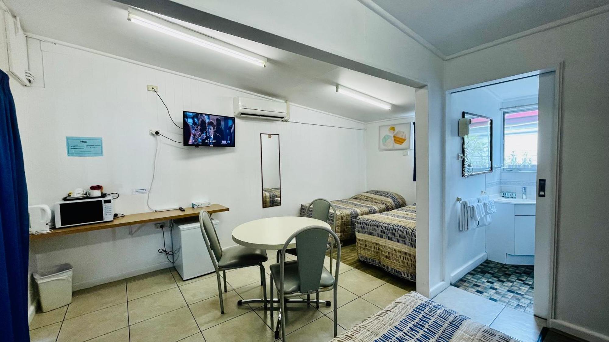 Motel Myall Dalby Bagian luar foto