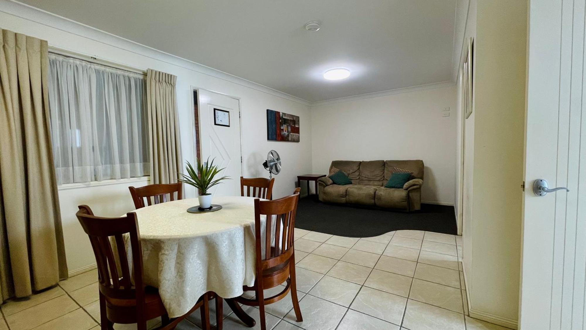 Motel Myall Dalby Bagian luar foto