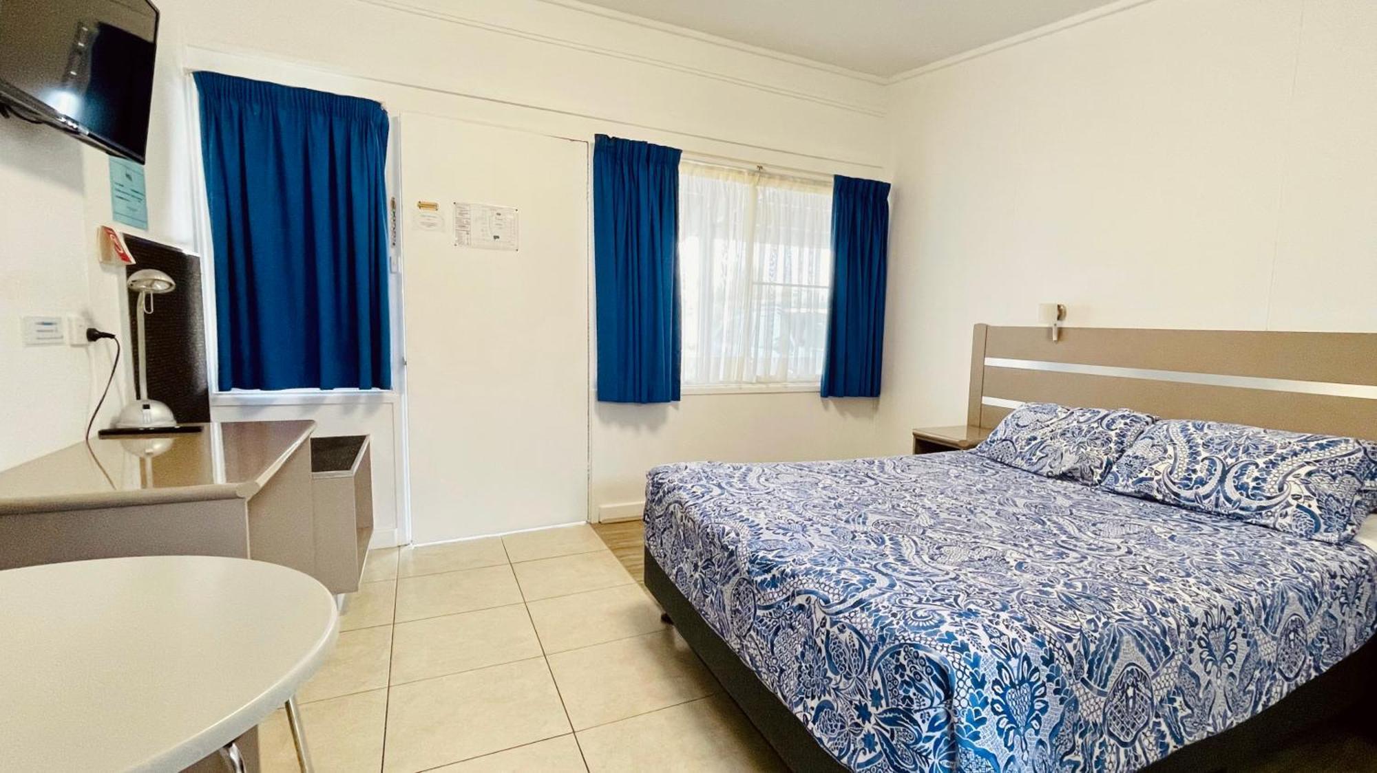 Motel Myall Dalby Bagian luar foto